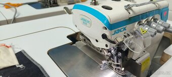 Průmyslový 4 nitny overlock Jack E4S-4-M03/333 - 3
