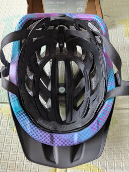 Cyklistická helma Giro - 3