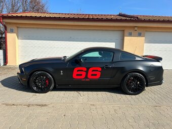 Ford Mustang Shelby GT 500 V8 SVT - 3