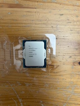 Intel i7 13700KF 16/24 Jader //5.4GHz// Socket 1700 //Záruka - 3