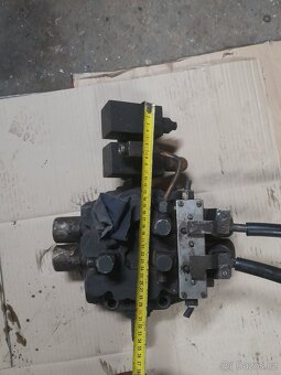 Hydraulický rozvaděč - 3