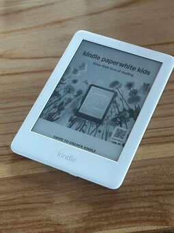 Čtečka knih Amazon Kindle 10. gen 8GB bílá - 3