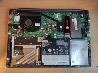 Lenovo V330-14IKB - 3