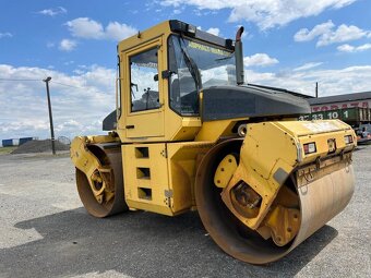VIBRAČNÍ VÁLEC BOMAG BW 184 , ROK 2004 - 3