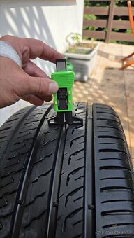 Letní pneu barum 2 x téměř nove - 3