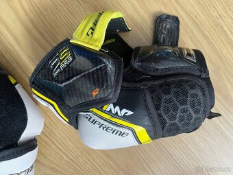 Prodám hokejové loketní chrániče Bauer Supreme - 3