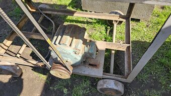 Velká cirkulárka, silný motor. - 3