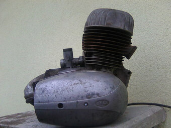 Jawa 350/360 - motor,výfuky s koleny,plechy pod z.blatník... - 3