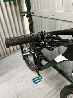 Trailové karbonové kolo Cube Stereo 140 HPC SL 27.5 - 3