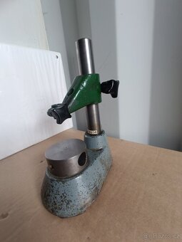 Úchylkoměr plus stojánek - 3