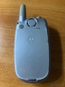 Motorola V525 - 3