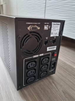 Záložní zdroj UPS CyberPower Value 1500EILCD - 3