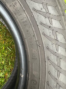 Pneu 225/70 15C - 3