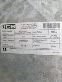 JCB zametací kartáč - 3