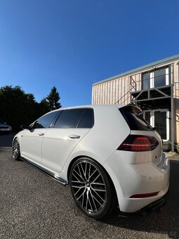 VW Golf 7.5 R 400HP - PRONÁJEM - 3