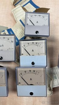 Analogové panelové měřáky ampérmetr voltmetr - 3