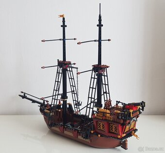 LEGO Pirates II Brickbeard's Bounty - 3