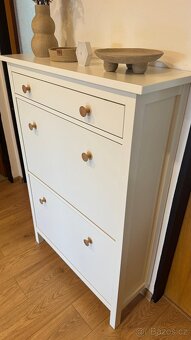 IKEA HEMNES botník se 2 přihrádkami – bílý, výborný stav - 3
