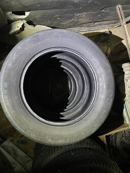 Prodám pneumatiky Continental 215/60 R16 95 H - 3
