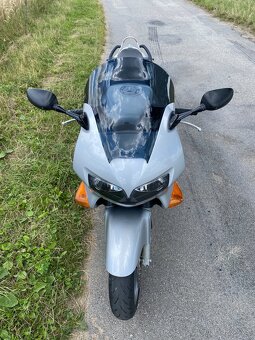 Honda VFR 800 Fi rok výroby 2001 - 3