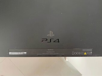 Playstation 4 - 3