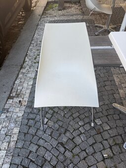 Stůl a židle - 3