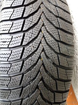 Alu kola + zimní pneu 5x114,3 215/65 R16 - 3