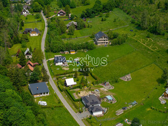 Prodej pozemku s možností výstavby RD o ploše 2870 m² v obci - 3