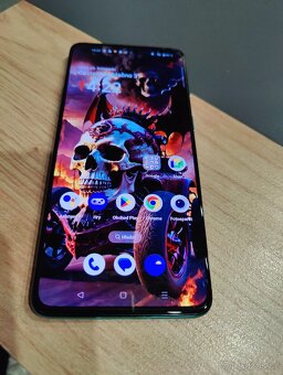 Oneplus 8T 12/256+ 256SD karta - 3