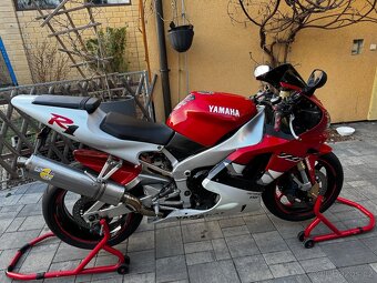 Yamaha R1 1999 RN01 - 3