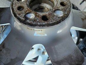 Originál kola Audi 17" vč zimní pneu - 3