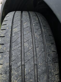 Goodyear 205/55 R17 - 3