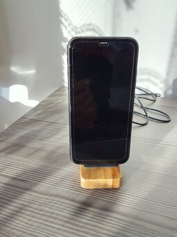 Prodám Apple 11 black 64 GB-pěkný stav - 3