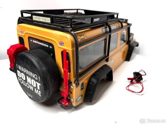 Traxxas kompletní osvětlená karosérie Land Rover Defender CA - 3