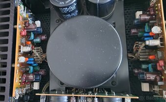 Accuphase e-205 integrovaný zesilovač - 3