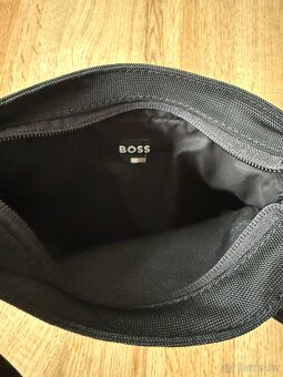 Prodám tašku pšes rameno Hugo Boss - TOP stav - 3