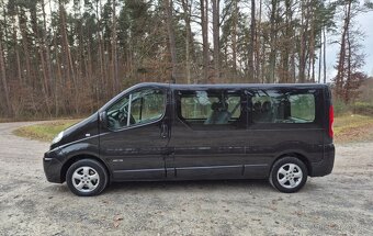 Renault Trafic 2.0 dCi 115 FAP Grand Passenger Black Edition - 3