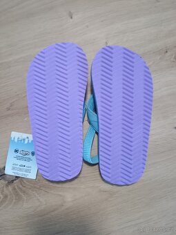 Nové letní sandály/ žabky vel 26 - 3