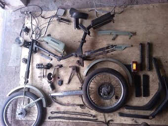 Rozebraná Babetta 210 Babeta dvourychlostní - 3