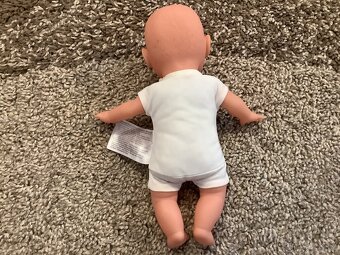 Malá pískací panenka - 3