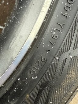 Zimní pneu 235/45R18 98V Nokian , 5/112 - 3