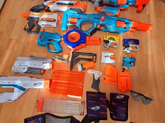 Prodám sbírku pistolí Nerf - 3