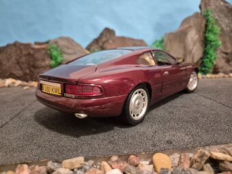 Prodám model 1:18 Aston Martin DB7 - 3