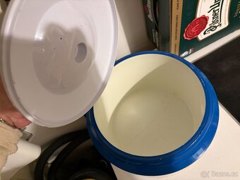 Ledák , nádoba na led. Praha 6. - 3