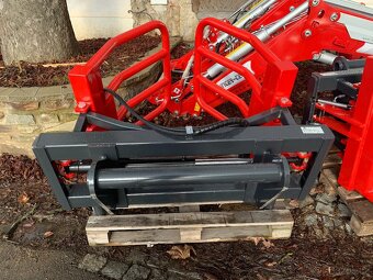 kleště na balíky MAXI pro manipulátory - 3