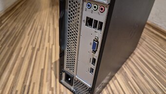 Malý PC Packard Bell - 3