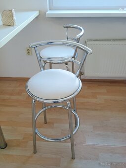 Barový stůl + 2 židle - 3