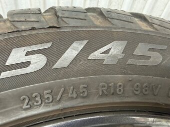 18" Zimny set SKODA Superb 235/45 R18 - 3