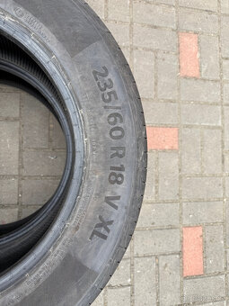 pneu 235/60 R18 V XL - 3