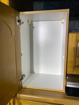 Kuchyňská linka – MASIVNÍ dvířka – SKLADEM - 3